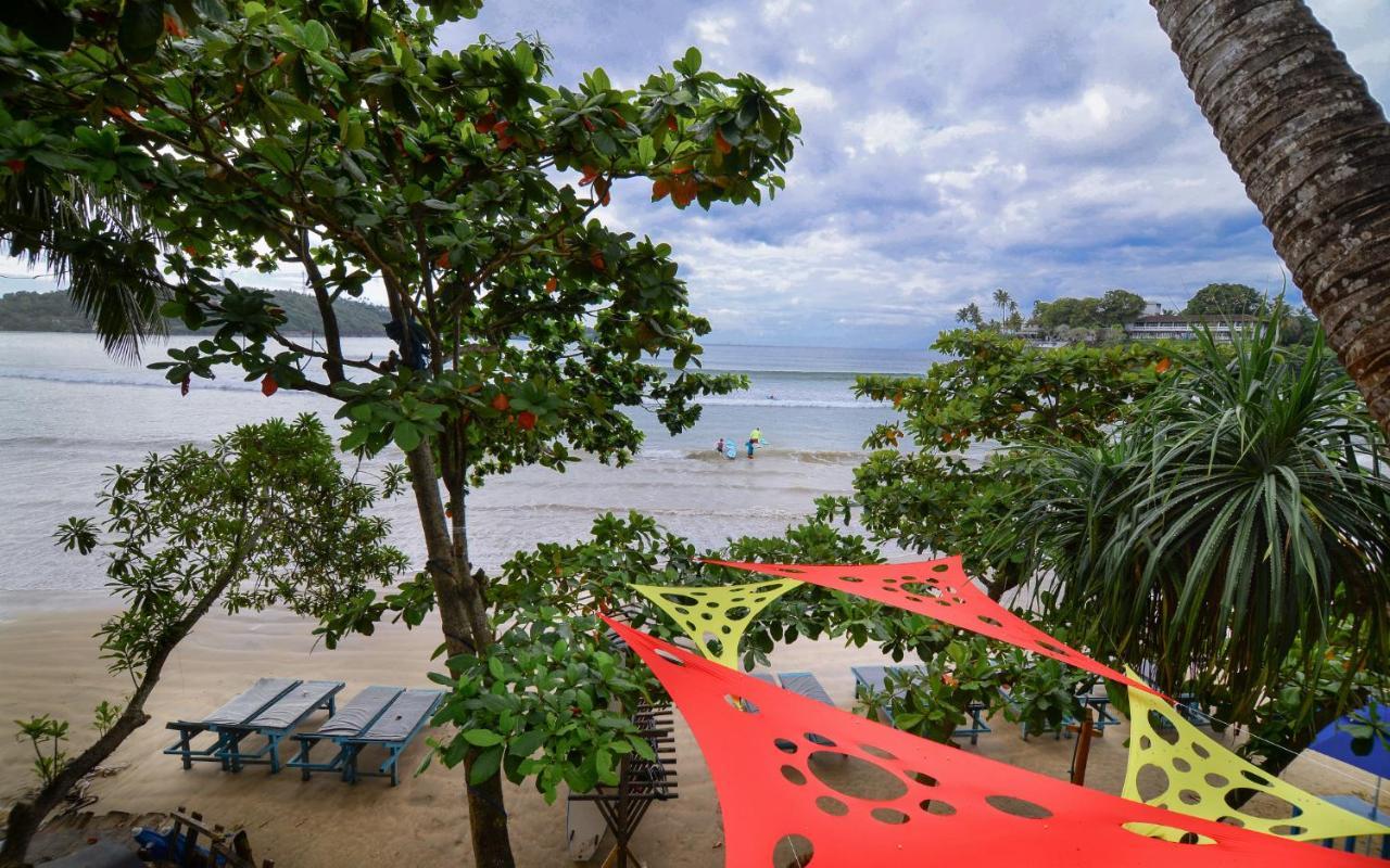 Palm Leaf Surf Cafe Hotel Galle Exterior photo